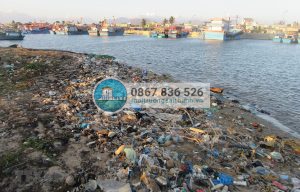 Ô nhiễm rác thải nhựa dọc bờ biển